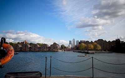Walking tour of Wapping; the river and its docks